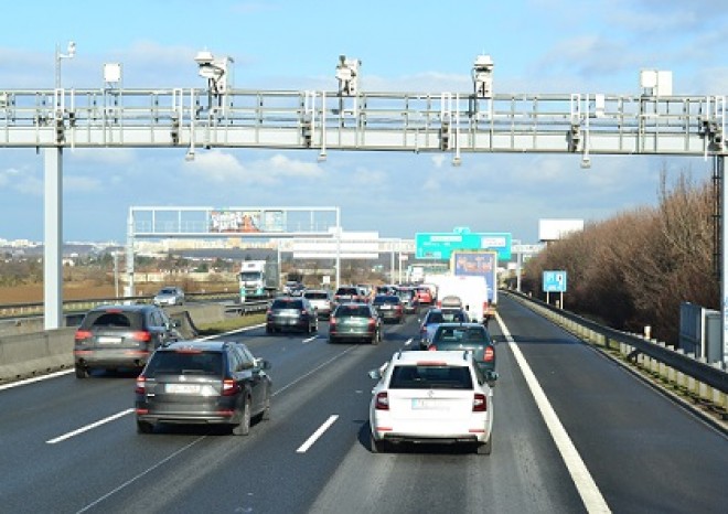 ​NKÚ: Systém dálničních e-známek je efektivní, optimálního stavu ale nedosáhl