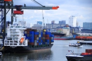 Rotterdam má akční plán pro odbavení kontejnerů