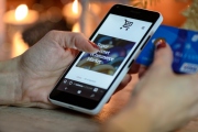 Trendy on-line nakupování: Doručení na poslední chvíli, větší objednávky a nákupy z mobilů