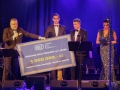 VUZ daroval pět milionů korun na pomoc železničářům