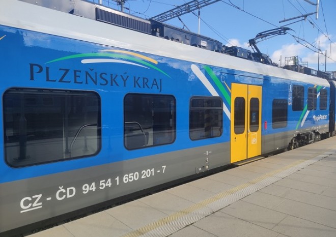 ​ČD budou příštích 15 let zajišťovat provoz spěšných vlaků z Plzně do Karlových Varů