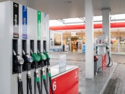 Vláda schválila návrh novely o snížení spotřební daně na naftu a benzin o 1,5 Kč