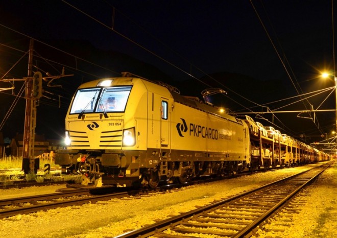 První vlak s vícesystémovou lokomotivou ve Slovinsku