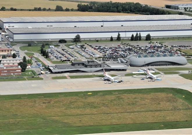 ​Další skladovací haly se v Brně u letiště zatím stavět nebudou