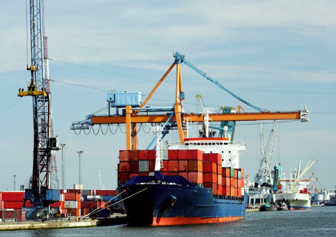 Korelace mezi spolehlivostí jízdních řádů a cenou námořní přepravy