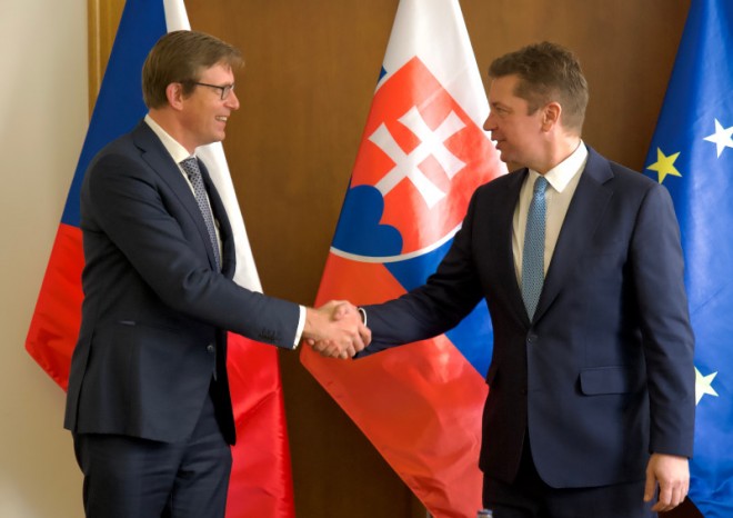 Dopravní spojení mezi ČR a Slovenskem patří mezi naše priority, řekl ministr Kupka na setkání v Bratislavě