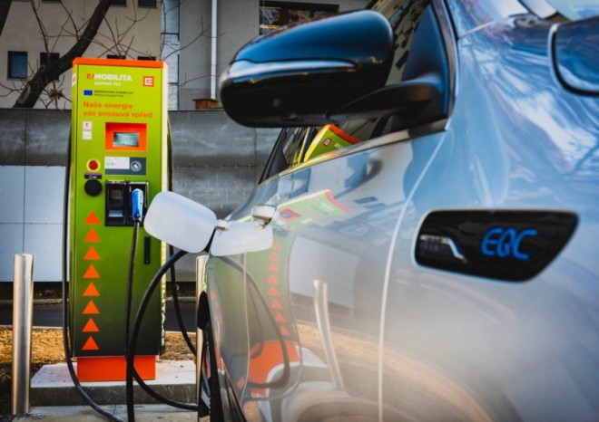 ​Dobíjení elektromobilů u stojanů ČEZ v Jihočeském kraji meziročně vzrostlo