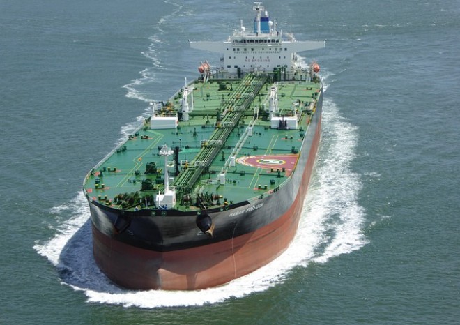 ​U Bosporu a Dardanel se kvůli novým požadavkům Turecka hromadí desítky tankerů