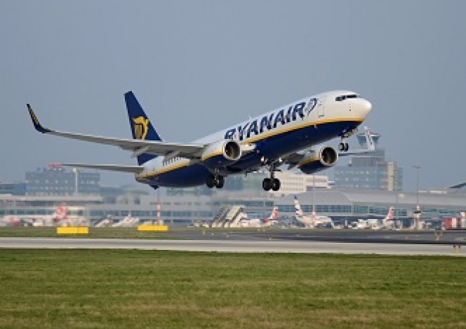 ​Ryanair kvůli pandemii ruší další lety, dál čeká ztráty