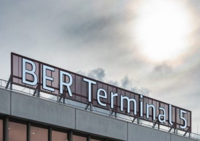 Berlínské letiště kvůli pandemii dočasně uzavírá pátý terminál