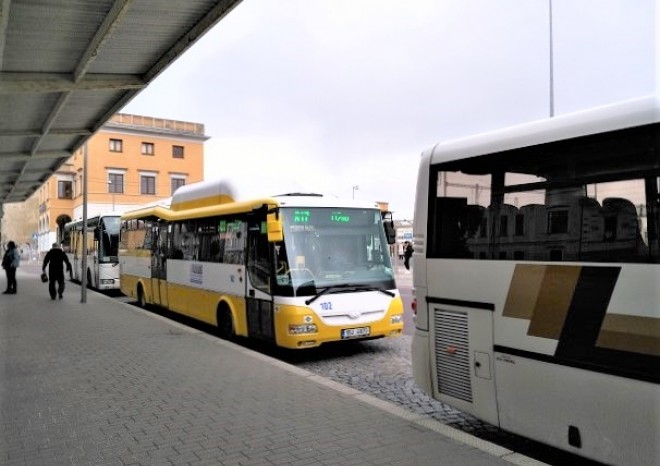 ​Linkoví autobusoví dopravce dostali od státu kompenzace za 26,1 milionu Kč