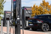 Řidiči letos odebrali za devět měsíců v síti E.ON Drive o 40 procent více energie než za celý minulý rok
