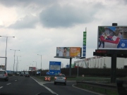 Z okolí dálnic letos zmizí 82 reklamních zařízení