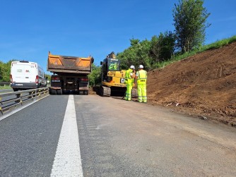 ​ŘSD začalo na dálnici D7 u Prahy s výstavbou nouzových zálivů