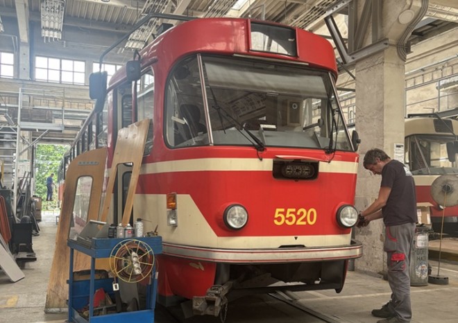​Šest pražských tramvají typu T3 a T4 projde generální opravou v Brně