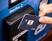 Nové prodejní terminály ve vlacích ČD nabízí pohodlný a rychlý způsob nákupu jízdenek