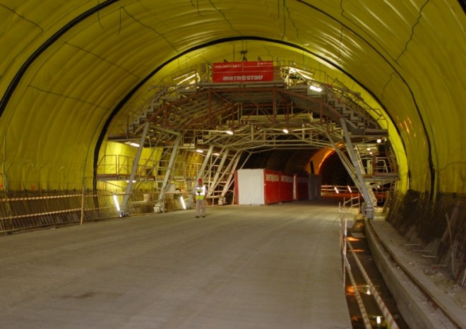 Tunel Blanka by se měl řidičům otevřít v září