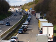 Řidiči v Německu loni strávili více času v zácpách než kdy dříve