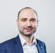 Zeptali jsme se Ing. Daniela Adamky, prezidenta Asociace dopravních, spedičních a servisních společností středních Čech (ADSSS) a generálního ředitele Arriva Transport ČR, a. s.