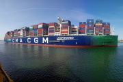 Společnosti CMA CGM a Hapag-Lloyd pozastavily služby v několika regionech po celém světě