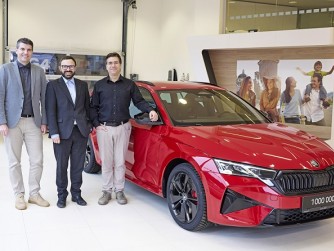 ​Škoda Octavia 4. generace s pořadovým číslem 1 000 000 předána českému zákazníkovi