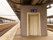 Bezbariérově přístupných nádraží na síti Správy železnic přibývá