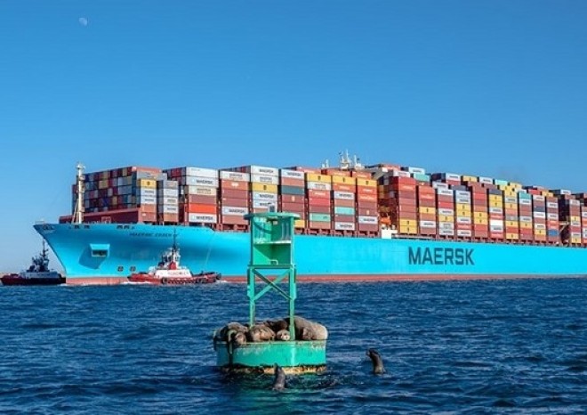 ​Námořní dopravce Maersk navzdory nedostatku kontejnerů ztrojnásobil zisk