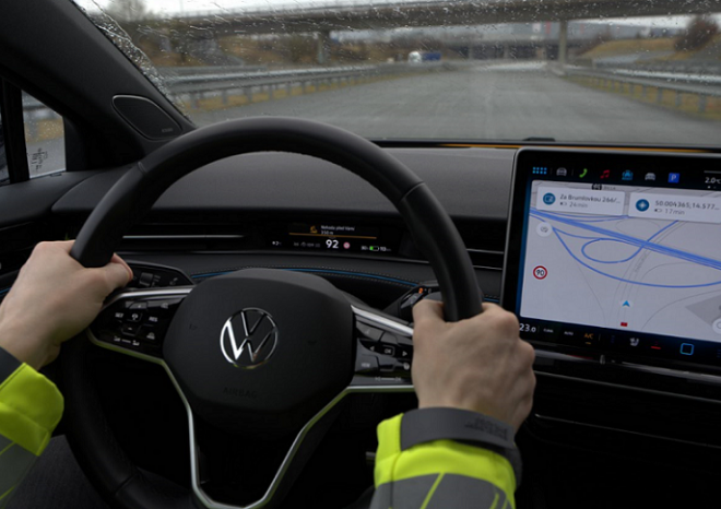 ​Vláda schválila strategii rozvoje C-ITS, přinese více informací pro řidiče i bezpečnější provoz