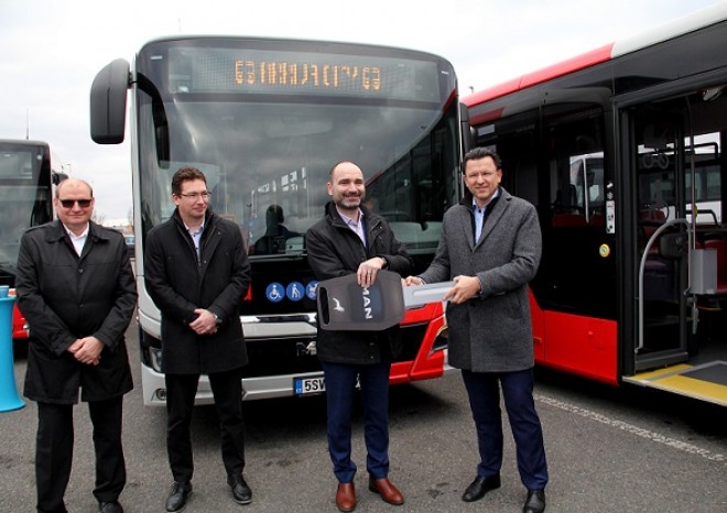 ​MAN předal Arrivě sedm nových městských autobusů