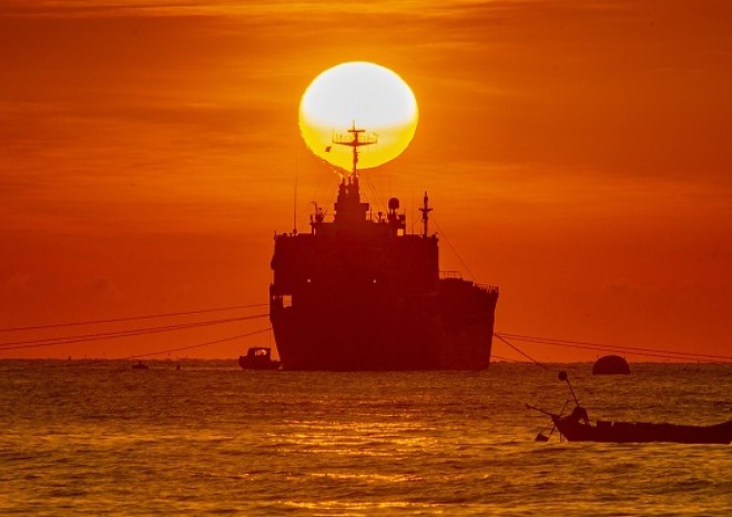 ​EU bude jednat o možném zapojení do zabezpečení obchodních cest v Rudém moři