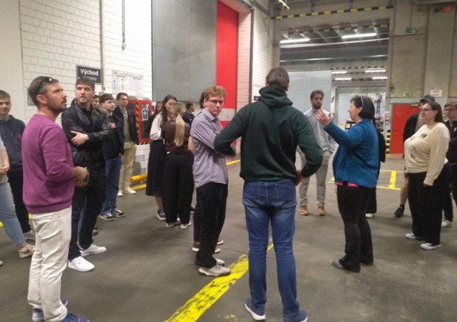 ​Studenti Katedry logistiky FPH VŠE navštívili distribuční centrum Kaufland v Modleticích