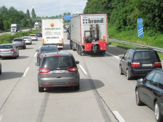 ​IRU: Evropské smluvní i spotové sazby v silniční nákladní dopravě rostou společně