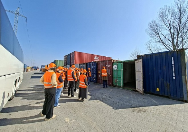 Výuka logistiky na Podnikohospodářské fakultě VŠE v Praze je úzce propojená s praxí