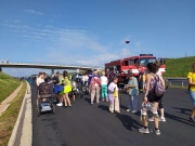 ​Lidé si vyzkoušeli dálnici u Lubence, autům se nový úsek D6 otevře 31. srpna