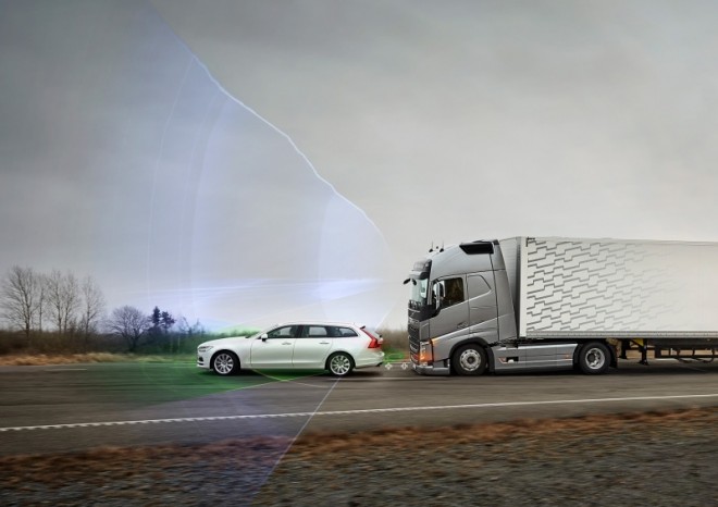 Počet vážných dopravních nehod s účastí kamionů klesá