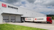 Logistická firma DB Schenker otevřela sklad v Ústí u dálnice D8