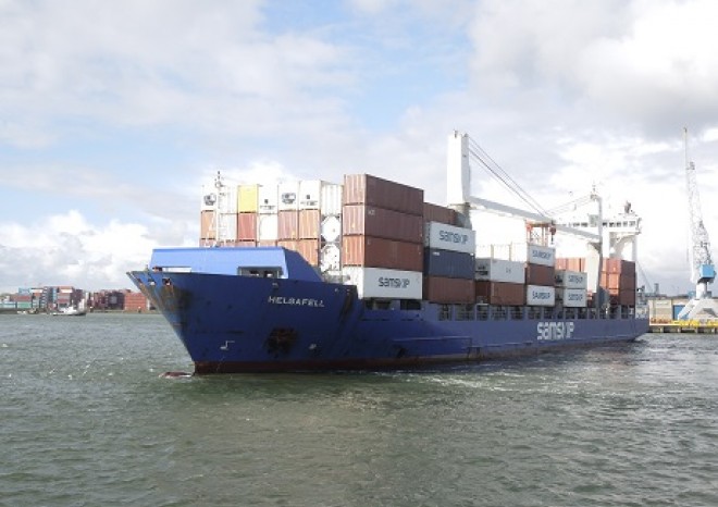 Překlad v přístavu Rotterdam dále roste