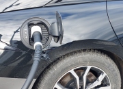 ​Elektromobilní Platforma chce, aby Praha prodloužila bezplatné parkování pro elektromobily