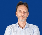Hormuzský paradox - jedna krize pomohla vyřešit druhou, ale exportéry do Zálivu to netěší