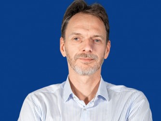Hormuzský paradox - jedna krize pomohla vyřešit druhou, ale exportéry do Zálivu to netěší