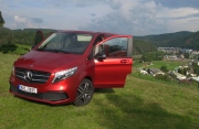 Test Mercedes‑Benz V300d 4Matic: Pohodlí bez kompromisů, zážitek z rychlosti bez hluku