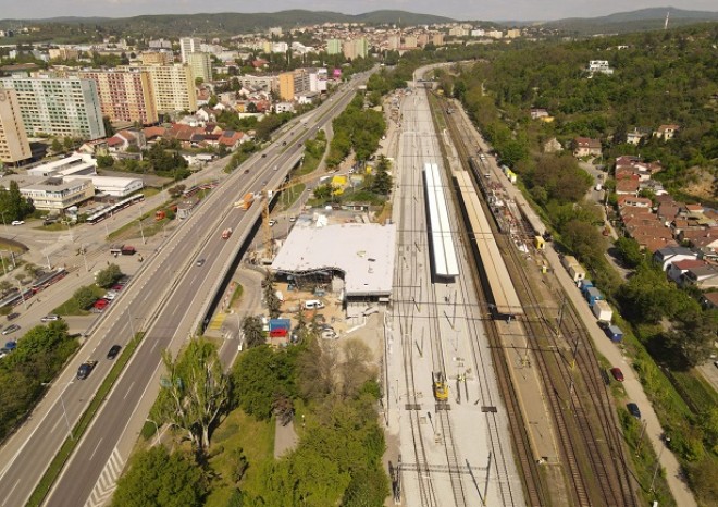 ​Cestující začali využívat první část zmodernizované stanice v Králově Poli