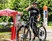 ORLEN rozšiřuje na svých čerpacích stanicích síť servisních a dobíjecích stojanů pro cyklisty