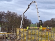 ​Na stavbě Pražského okruhu mezi Běchovicemi a D1 nyní probíhají betonáže