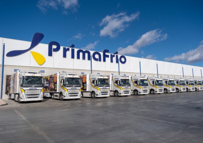 Volvo Trucks dodala 15 elektrických nákladních vozidel těžké řady španělské Primafrio Group