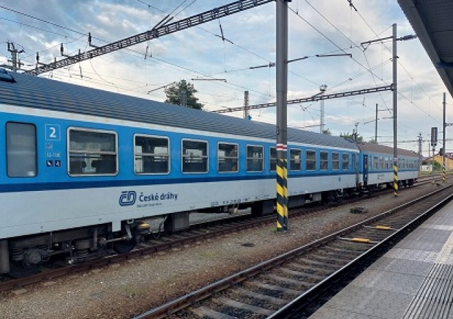 ​ČTÚ: S výpadky mobilních služeb ve vlacích se potýká 57 procent cestujících