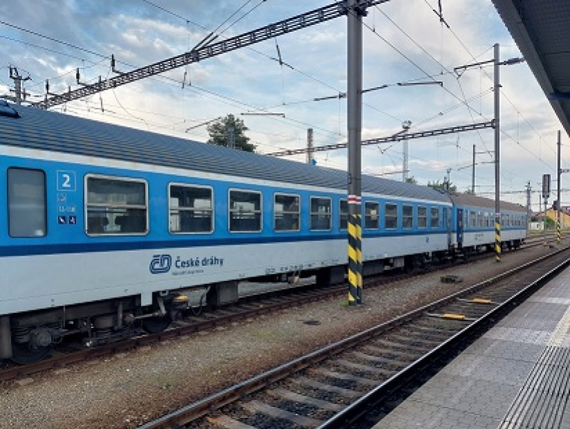 ČTÚ: S výpadky mobilních služeb ve vlacích se potýká 57 procent ...