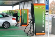 Zájem řidičů o dobíjení v síti ČEZ roste, zvyšuje se také podíl čisté elektřiny