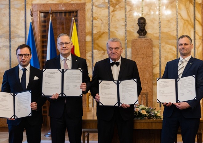 ​Praha podepsala dohodu s ČEZ ESCO o spolupráci v teplárenství a moderní energetice