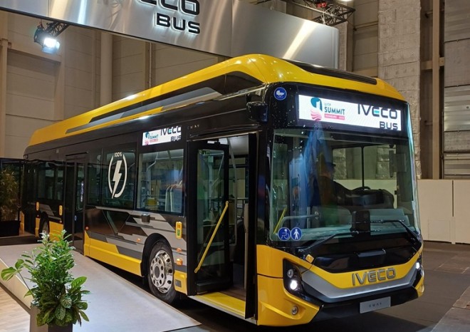 ​IVECO Bus na summitu UITP představuje komplexní přístup k přechodu na elektrickou energii